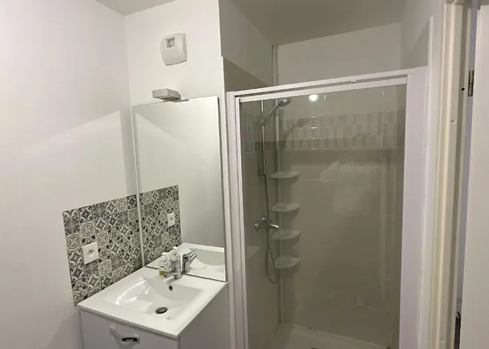 Chez Particulier A 5 Min Du Chu De Homestay Rouen